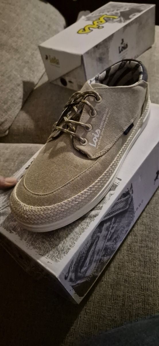 Nuove scarpe da acqua Lois