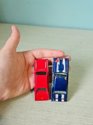2 Hot Wheels - 69 pontiac GTO e Chrysler