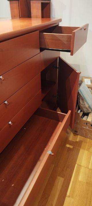Mueble de pared y cajonera de salón