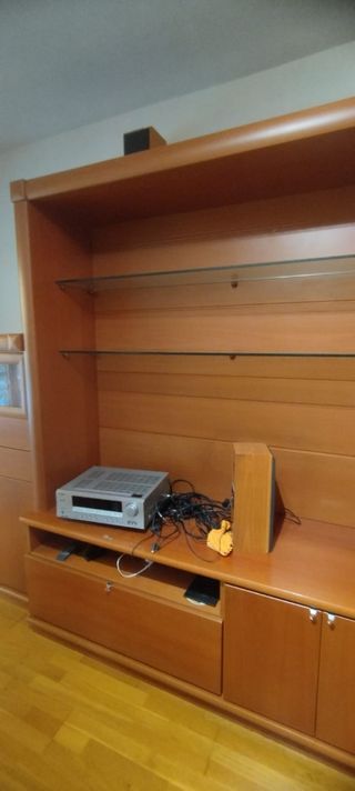 Mueble de pared y cajonera de salón