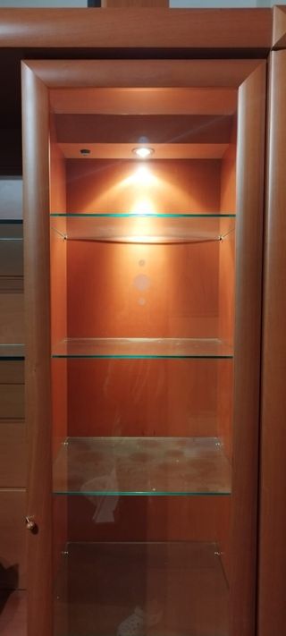 Mueble de pared y cajonera de salón