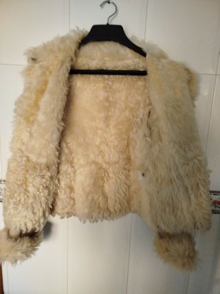 Cazadora mujer de piel de ovino, talla M.