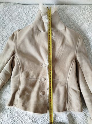 Cazadora mujer de piel de ovino, talla M.