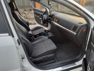 Opel Vectra GTS 2004