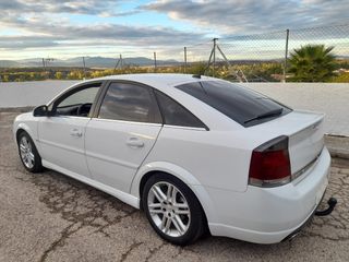 Opel Vectra GTS 2004