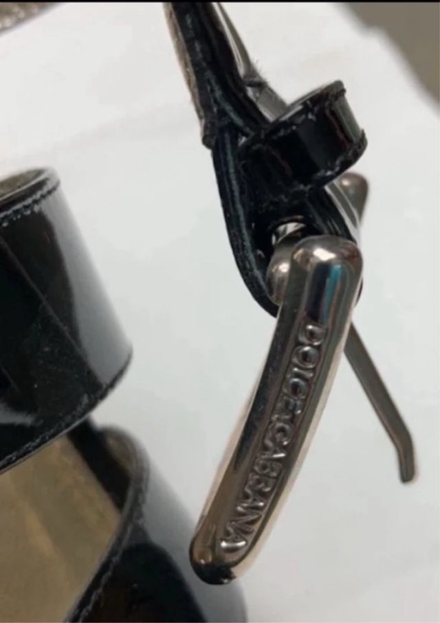 Sandalia dolce gabanna talla 37 impecable