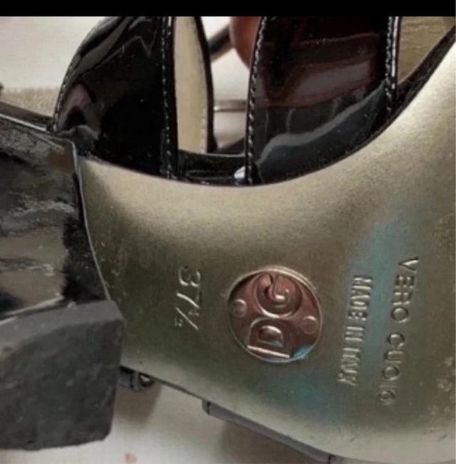 Sandalia dolce gabanna talla 37 impecable