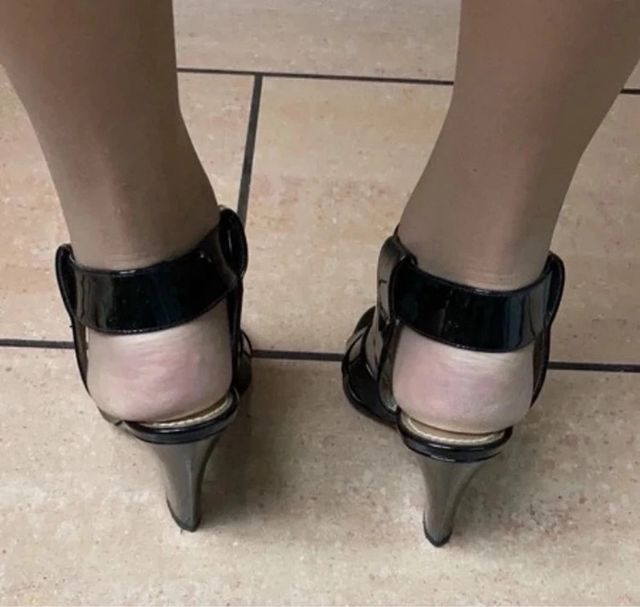 Sandalia dolce gabanna talla 37 impecable