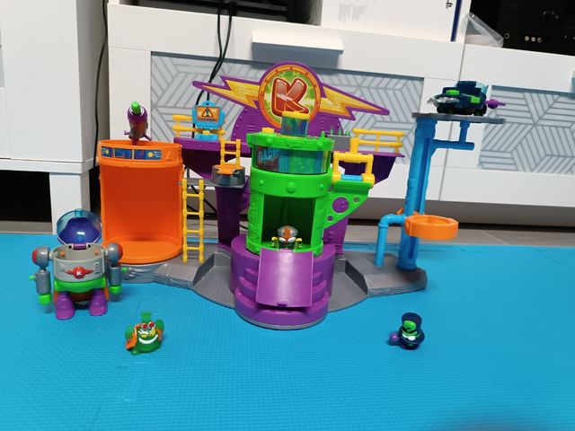 Superthings Laboratorio kaboom