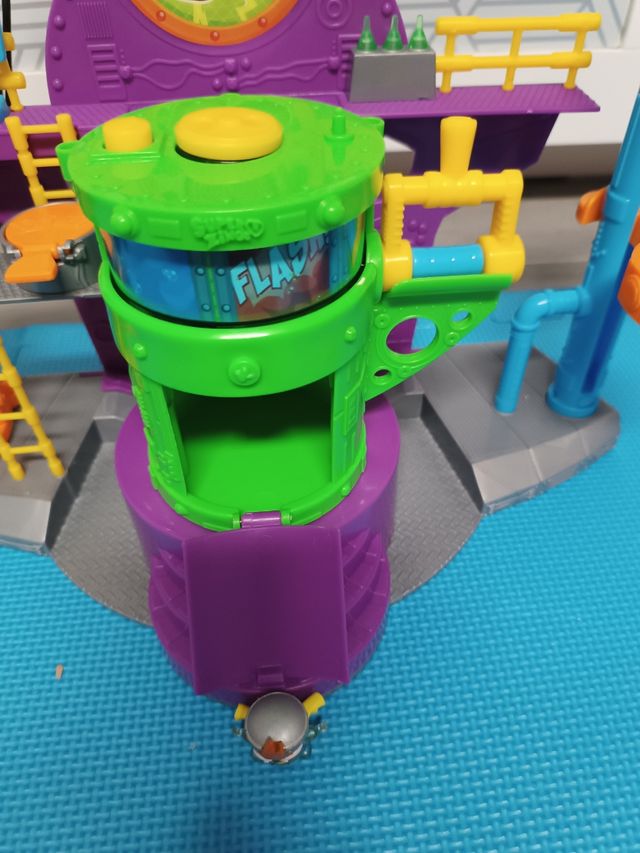 Superthings Laboratorio kaboom