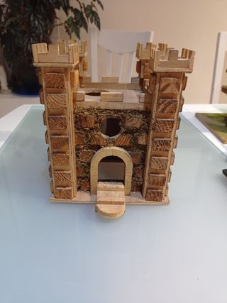 Castillo de madera artesanal