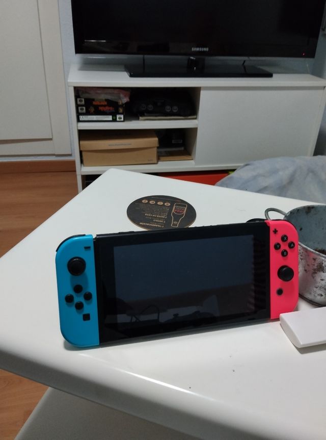 Switch + mando pro + Juegos Poco usada