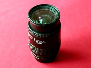 OBJETIVO NIKON AF-NIKKOR 28-85 mm