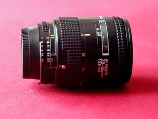 OBJETIVO NIKON AF-NIKKOR 28-85 mm