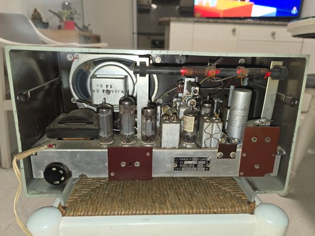 REBAJADA ANTIGUA RADIO DE BAKELITA