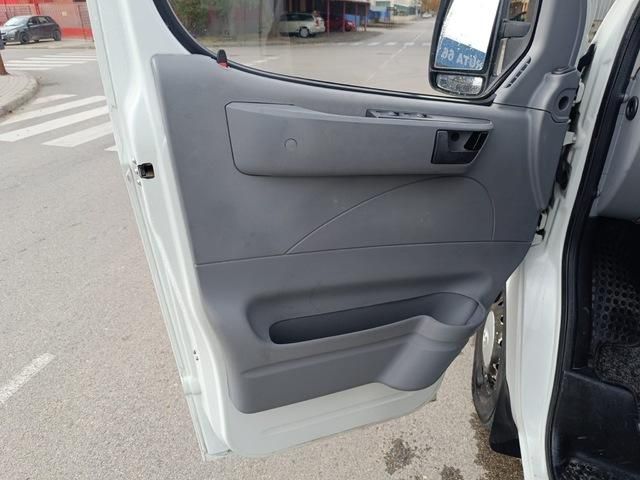 MAXUS V80 2.5 dCi L2 H3 100 kW (136 CV)