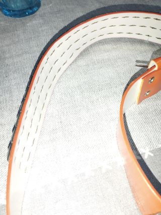 CINTURÓN UNISEX,PIEL CON TACHUELAS.