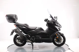 YAMAHA T-MAX 560 TECH 2024