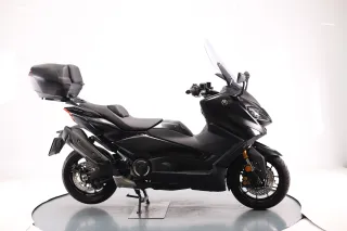 YAMAHA T-MAX 560 TECH 2024