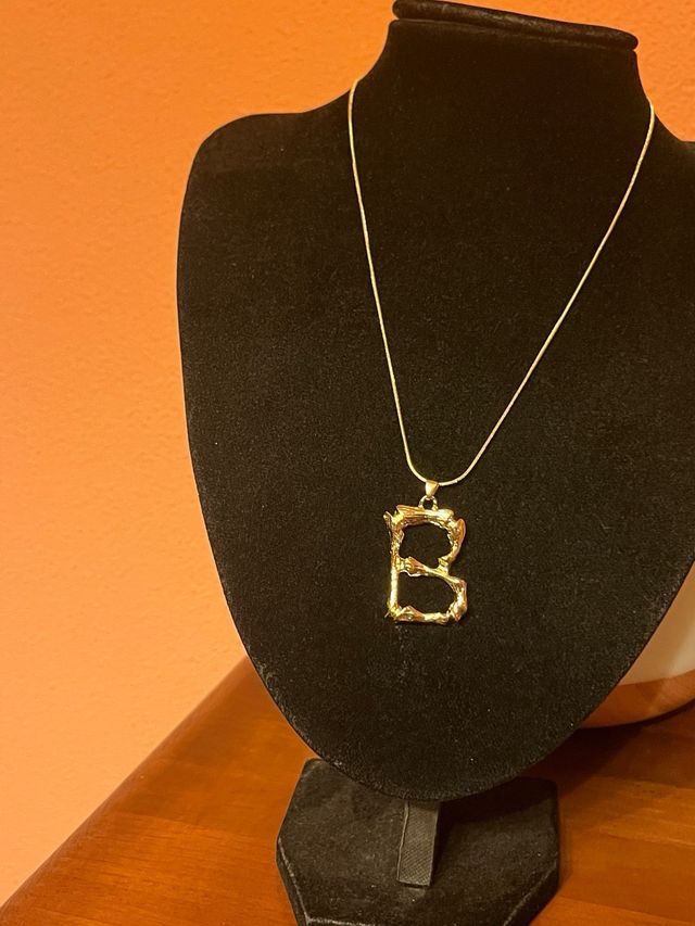 Colgante letra +cadena