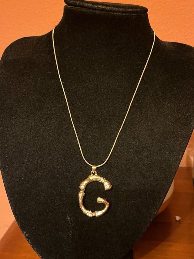 Colgante letra +cadena