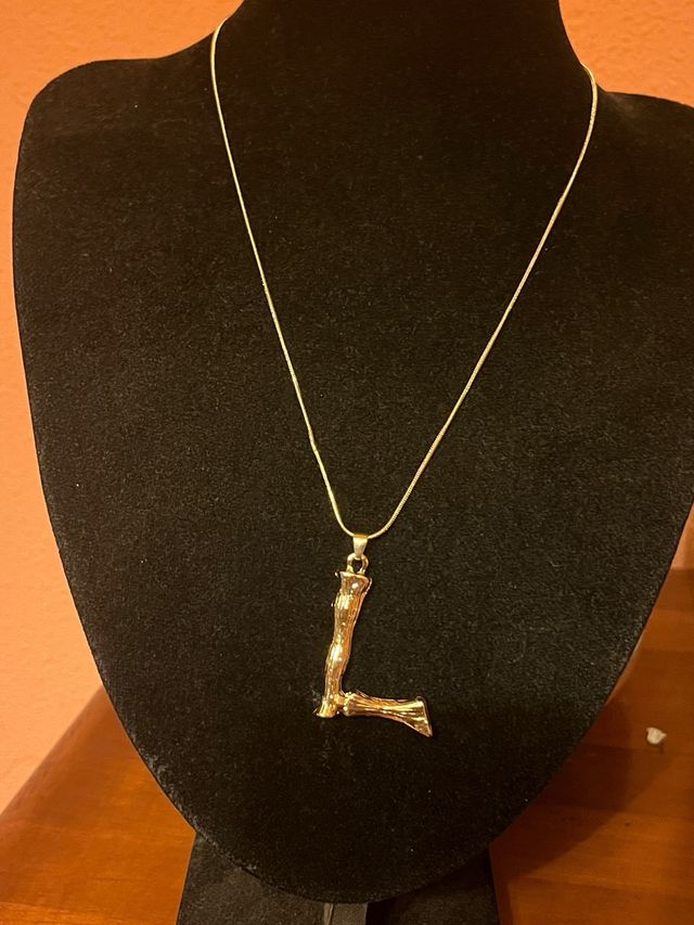 Colgante letra +cadena