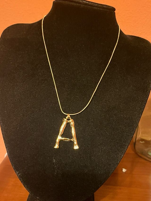 Colgante letra +cadena