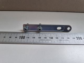 Soporte de BISAGRA. Congelador Electrolux AEG Zanu