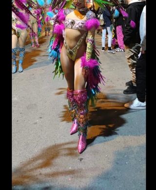 Solo traje de carnaval a posibles ser 2