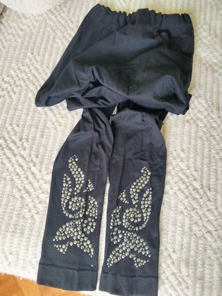 Leggings con tachas