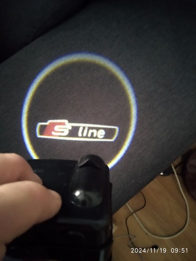 Luz Audi sline de cortesia