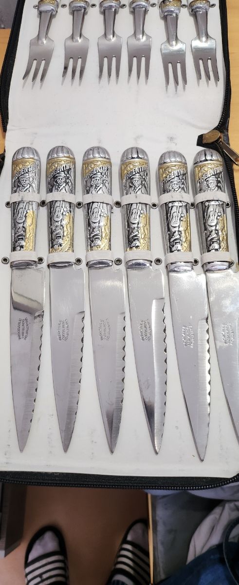 Tenedores y cuchillos