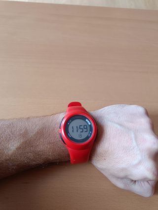Reloj cronómetro rojo
