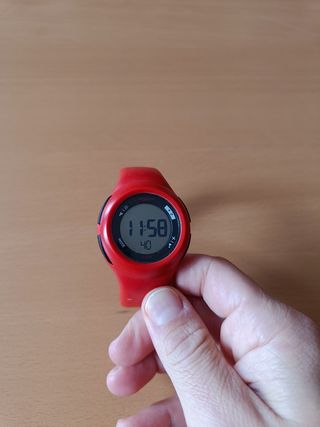 Reloj cronómetro rojo