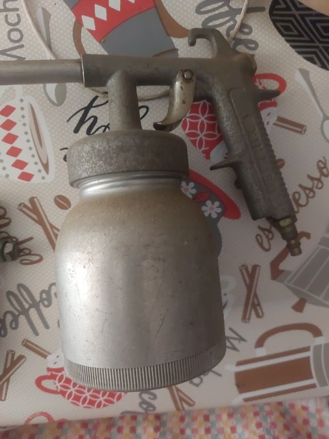 Lote de pistolas de pintar y aire.