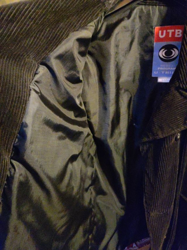 Cappotto in velluto a coste nero