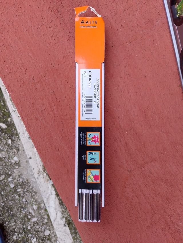 Doppio metro in legno