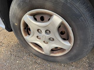 TAPACUBOS HYUNDAI TRAJET 2002