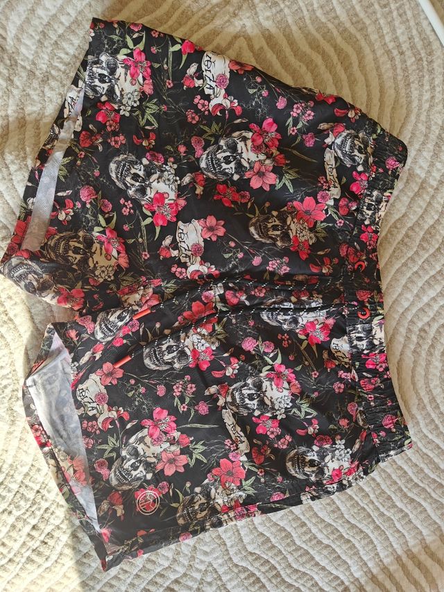 Bañador calaveras rosa