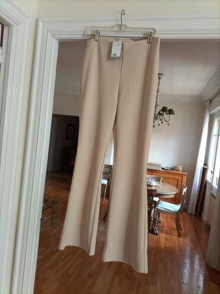 Pantalon acampanado tipo leggin