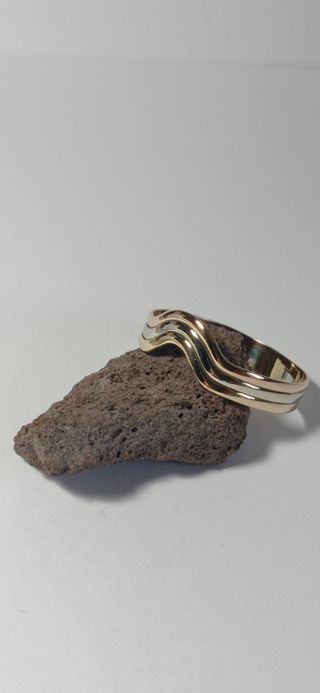 Anillo de oro de primera ley