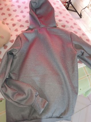 Sudadera con gorro