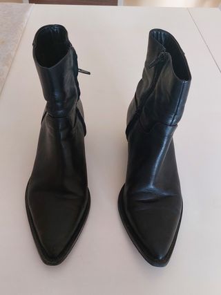 Botines negros camperos