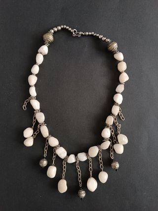 Collar vintage blanco