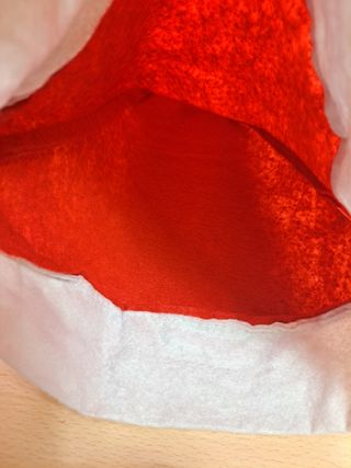 Cappello da Babbo Natale Tom. Life is live