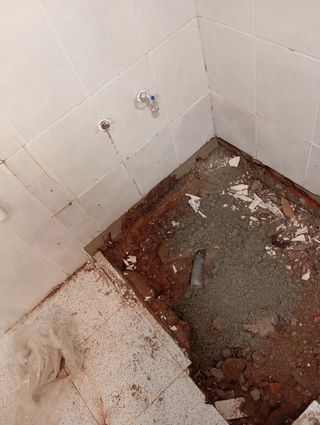 Colocador derecholas y platos de ducha
