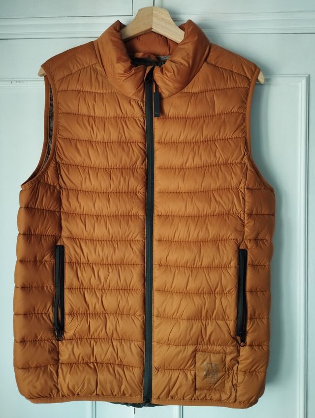 Chaleco ligero color teja