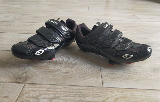 scarpe ciclismo Giro con tacchette shimano