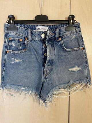 Pantalón vaquero corto