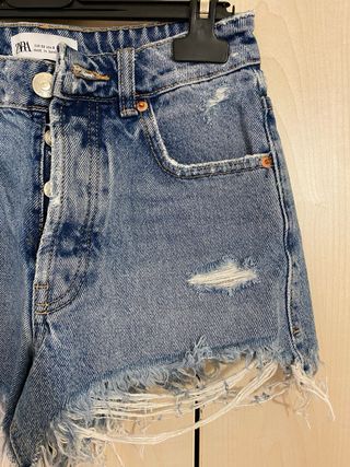 Pantalón vaquero corto